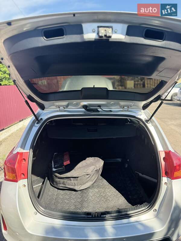 Універсал Toyota Auris 2013 в Львові