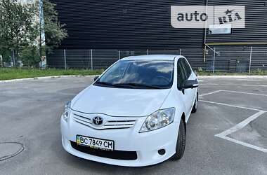 Хетчбек Toyota Auris 2011 в Львові
