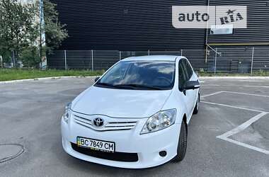 Toyota Auris 2011