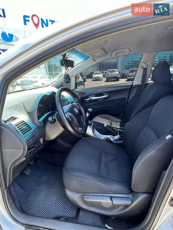 Хэтчбек Toyota Auris 2012 в Одессе