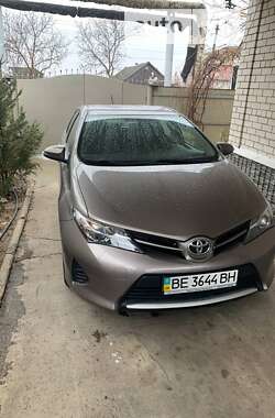 Хетчбек Toyota Auris 2013 в Южноукраїнську