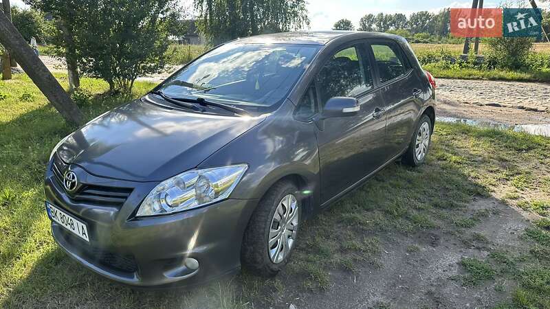 Toyota Auris 2010