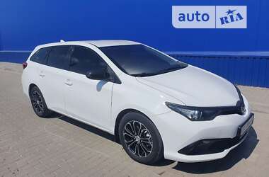 Універсал Toyota Auris 2015 в Шепетівці