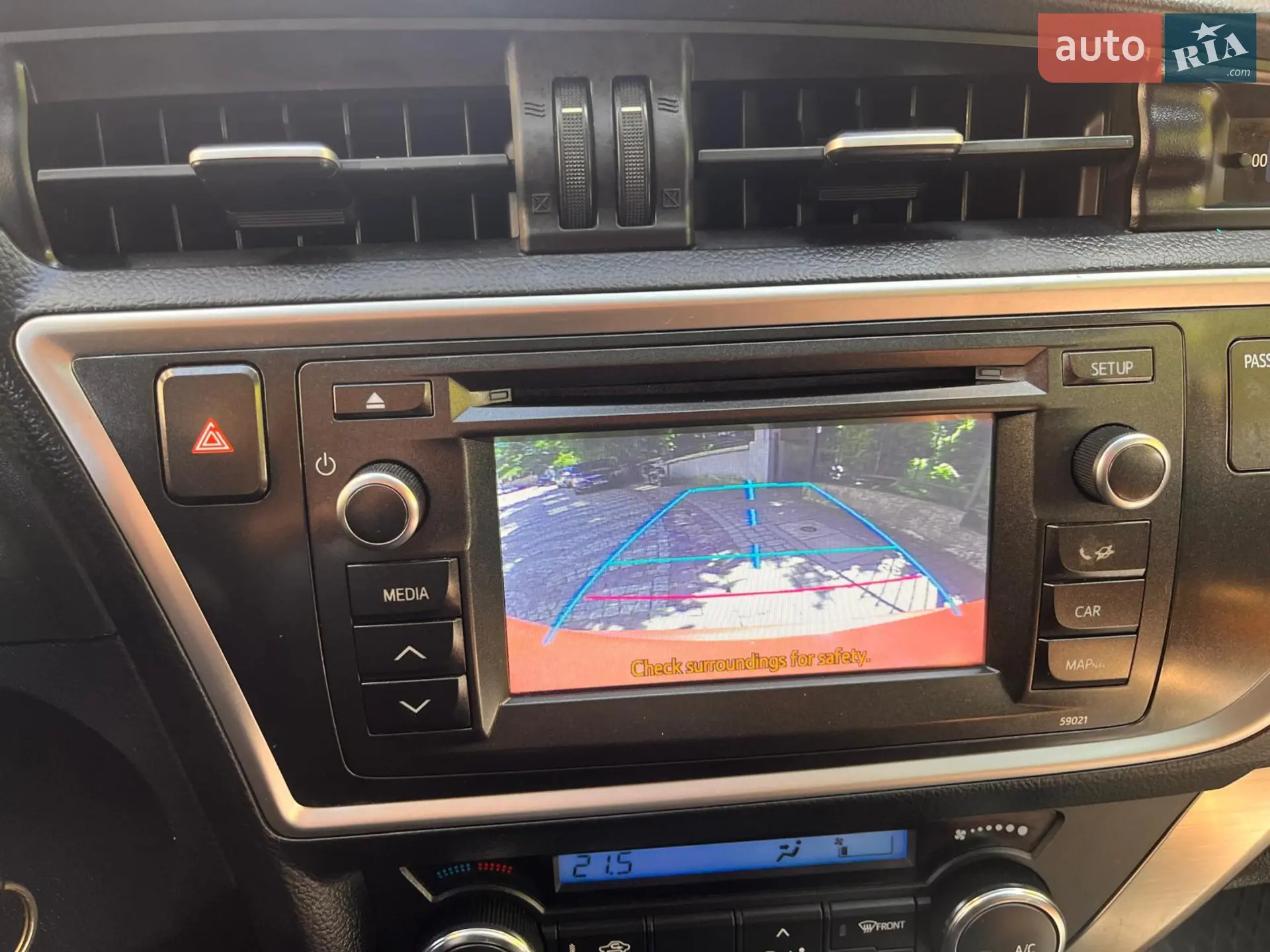 2013 Toyota Auris - мініатюра 17