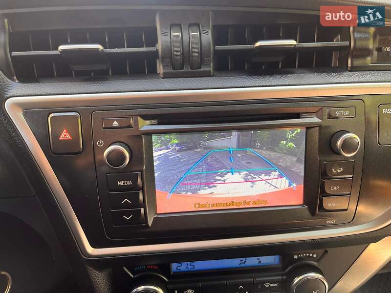 Хэтчбек Toyota Auris 2013 в Львове