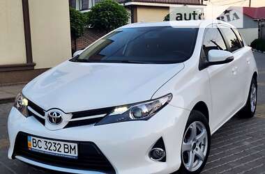 Хэтчбек Toyota Auris 2013 в Киеве