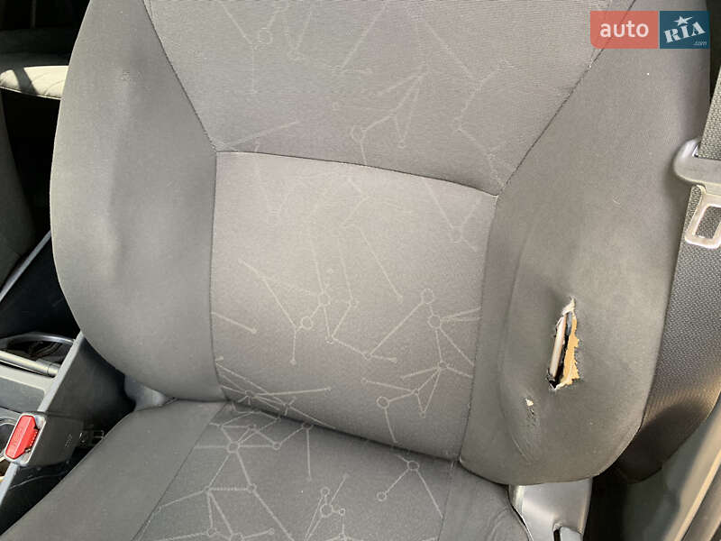 Хетчбек Toyota Auris 2007 в Києві фото 29 Хетчбек Toyota Auris 2007 в Києві