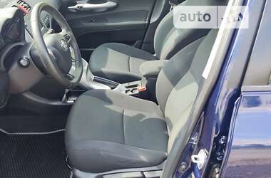 Хэтчбек Toyota Auris 2011 в Казатине