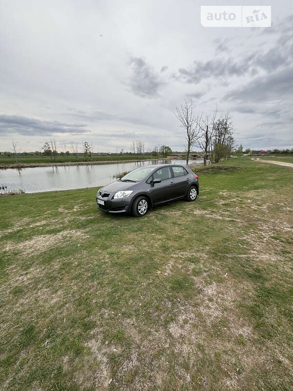 Хетчбек Toyota Auris 2008 в Сумах