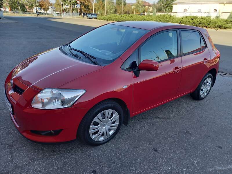 Хэтчбек Toyota Auris 2008 в Кривом Роге