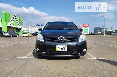 Toyota Auris 2011