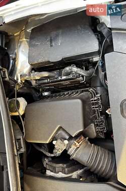 Хэтчбек Toyota Auris 2009 в 
