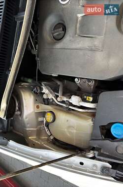 Хэтчбек Toyota Auris 2009 в 