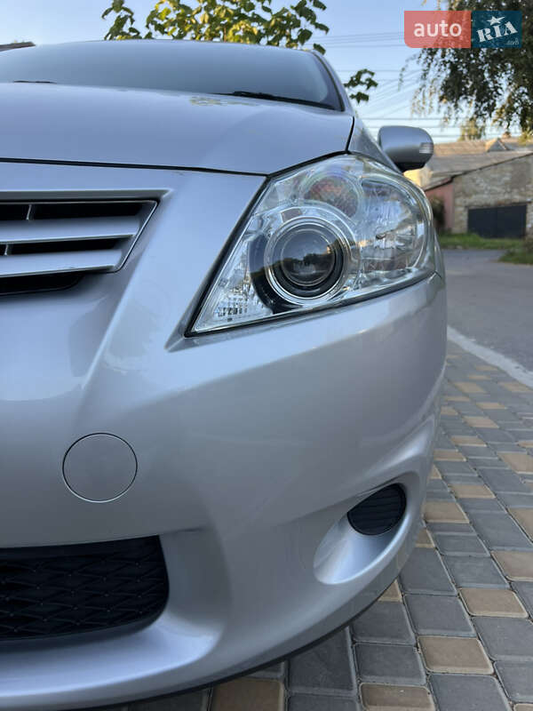 Хетчбек Toyota Auris 2011 в Одесі