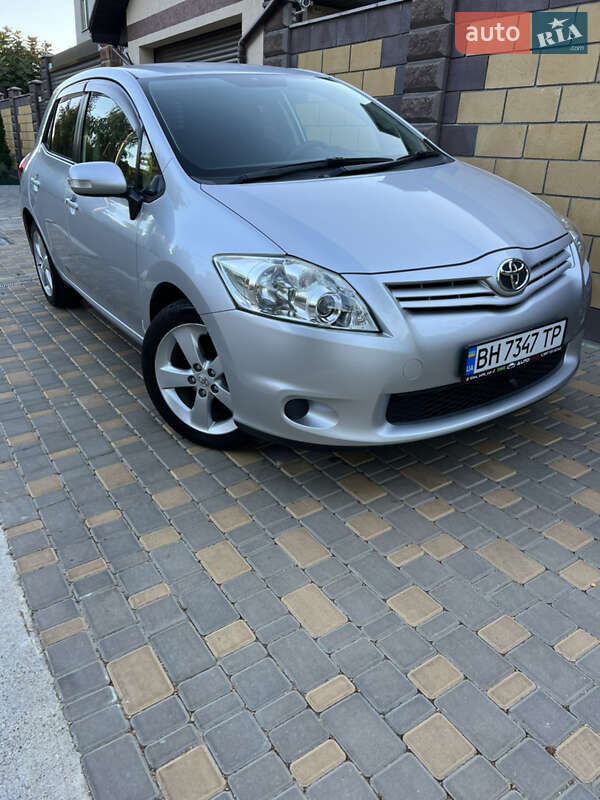 Хетчбек Toyota Auris 2011 в Одесі
