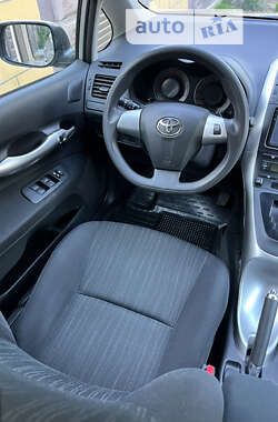 Хетчбек Toyota Auris 2011 в Одесі