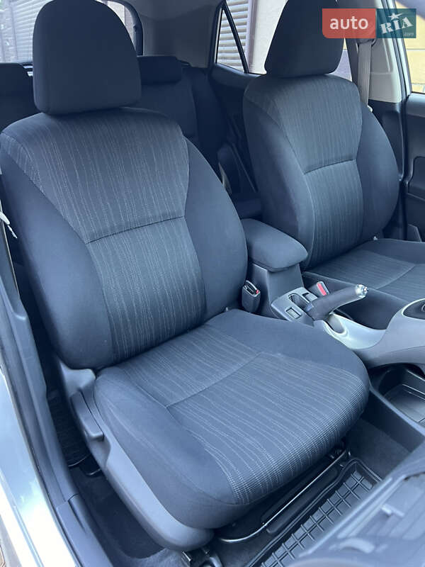 Хетчбек Toyota Auris 2011 в Одесі