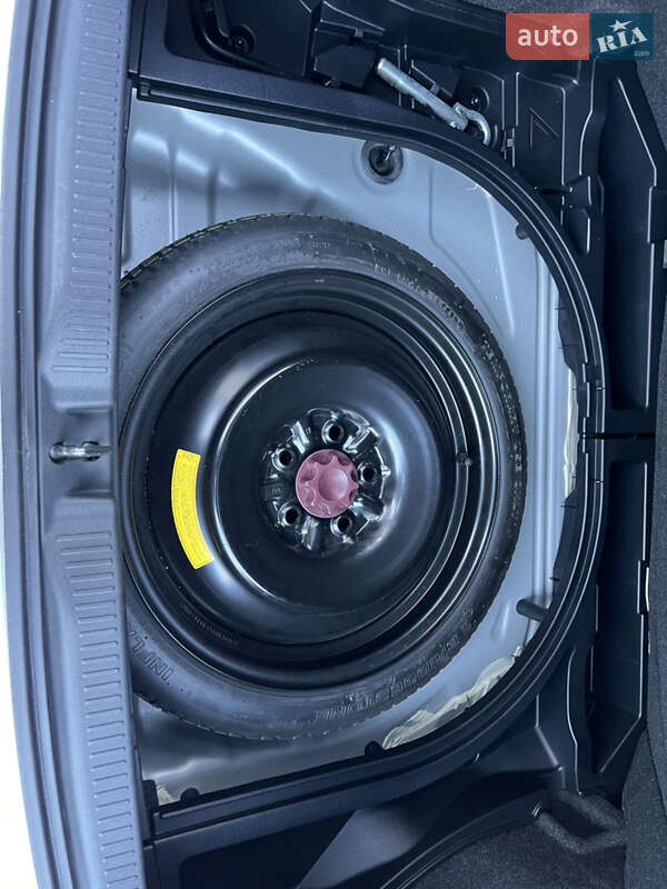 Хетчбек Toyota Auris 2011 в Одесі
