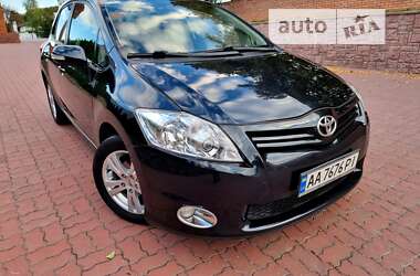 Хэтчбек Toyota Auris 2011 в Виннице