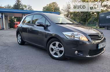 Хэтчбек Toyota Auris 2011 в Кицмани