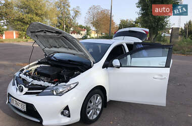 Хэтчбек Toyota Auris 2013 в Коростене