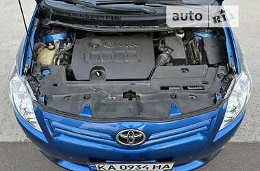 Хетчбек Toyota Auris 2011 в Києві