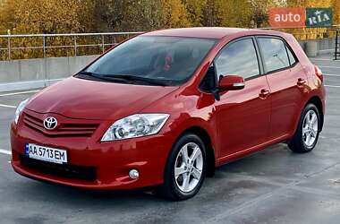 Toyota Auris 2011