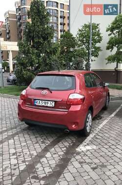 Хетчбек Toyota Auris 2010 в Вишневому