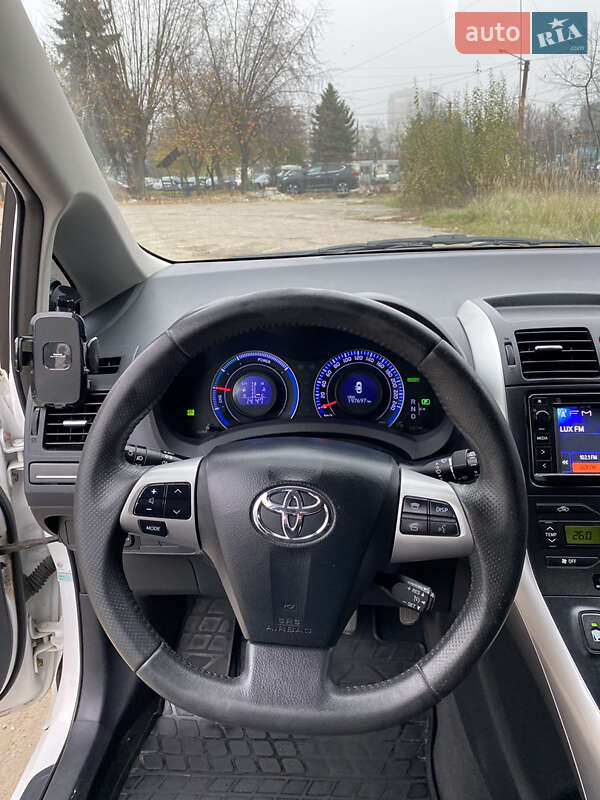 Хетчбек Toyota Auris 2012 в Львові