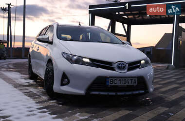 Универсал Toyota Auris 2014 в Львове