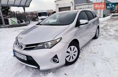 Універсал Toyota Auris 2014 в Тернополі