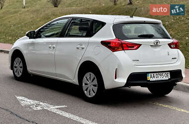 Хэтчбек Toyota Auris 2013 в Киеве