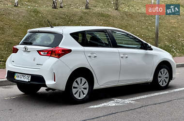 Хэтчбек Toyota Auris 2013 в Киеве