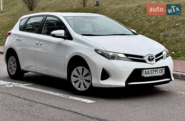 Хэтчбек Toyota Auris 2013 в Киеве