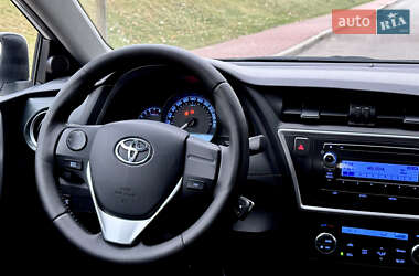 Хэтчбек Toyota Auris 2013 в Киеве