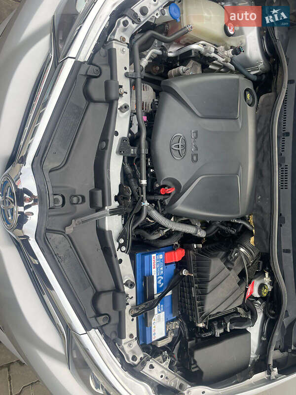 Хетчбек Toyota Auris 2015 в Любомлі