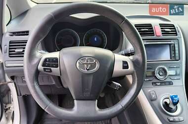 Хэтчбек Toyota Auris 2011 в Киеве