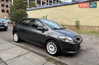 Хэтчбек Toyota Auris 2008 в Киеве