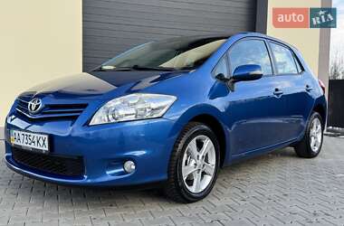 Хетчбек Toyota Auris 2011 в Стрию