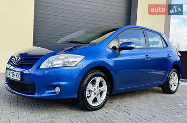 Хетчбек Toyota Auris 2011 в Стрию