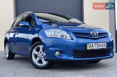 Toyota Auris 2011