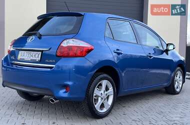 Хетчбек Toyota Auris 2011 в Стрию