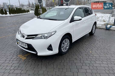 Хэтчбек Toyota Auris 2013 в Харькове