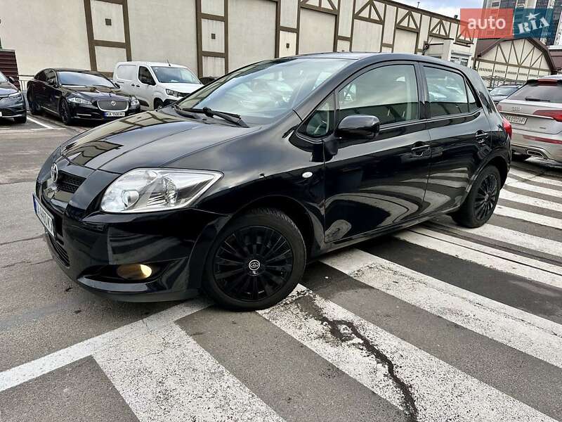 Хэтчбек Toyota Auris 2008 в Киеве