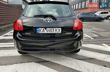 Хэтчбек Toyota Auris 2008 в Киеве