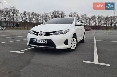 Хетчбек Toyota Auris 2013 в Кам'янському