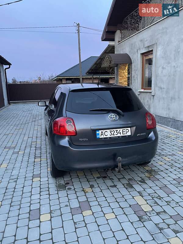 Хэтчбек Toyota Auris 2008 в Владимире