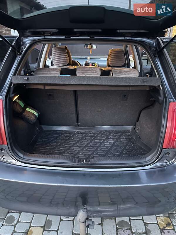 Хэтчбек Toyota Auris 2008 в Владимире