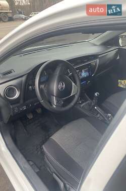 Хэтчбек Toyota Auris 2013 в Чугуеве