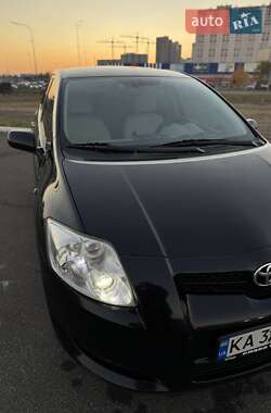 Хэтчбек Toyota Auris 2008 в Киеве